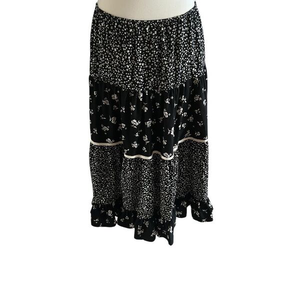 Sweet Baby Jamie Black Floral Skirt Size Medium - Picture 6 of 7